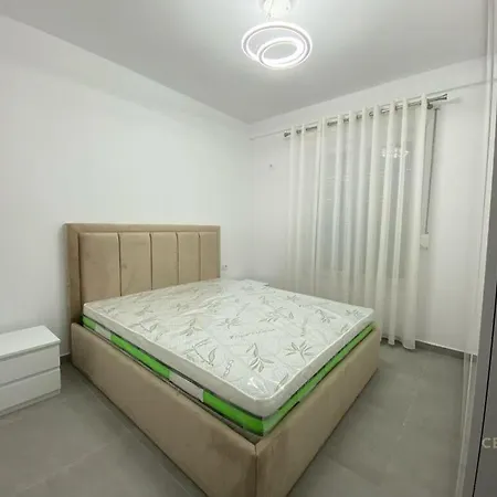 Ke Xhamia Selite 아파트 *